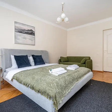 Apartment And Comfy 2 Bedroom By Reside Baltic *